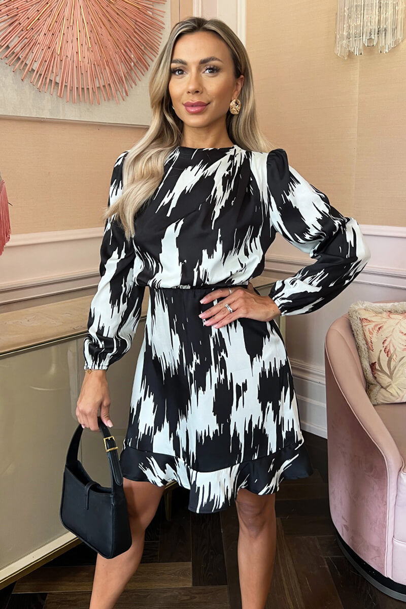 Black And White Printed Long Sleeve Pleated Shoulder Mini Dress