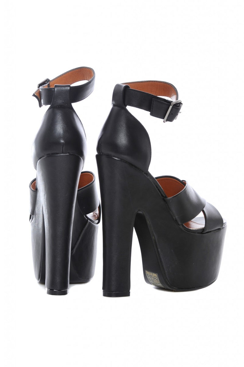 Thick Cross Over Strap Shoe